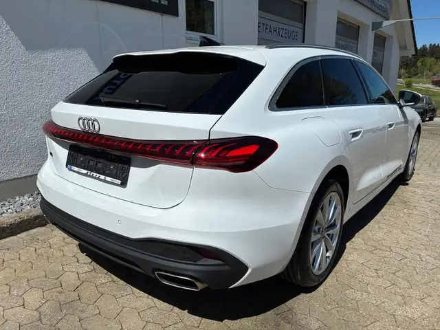 Audi A5 view 5