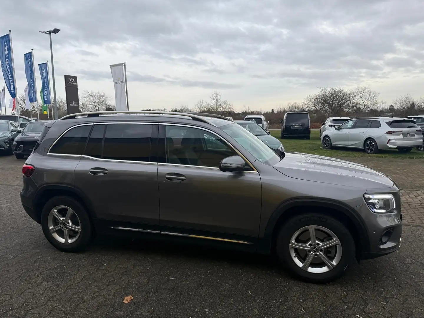 Mercedes-Benz GLB 200 2.0 CDI KAT AHK 13:Pol./ Navi/ TOP Zustand Grau - 2