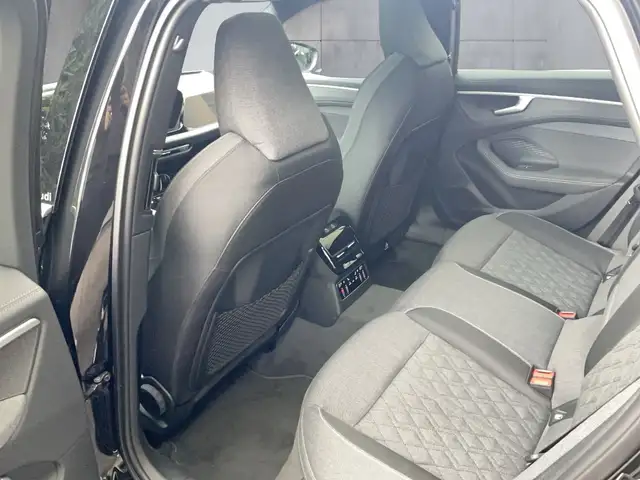 Audi A6 view 11