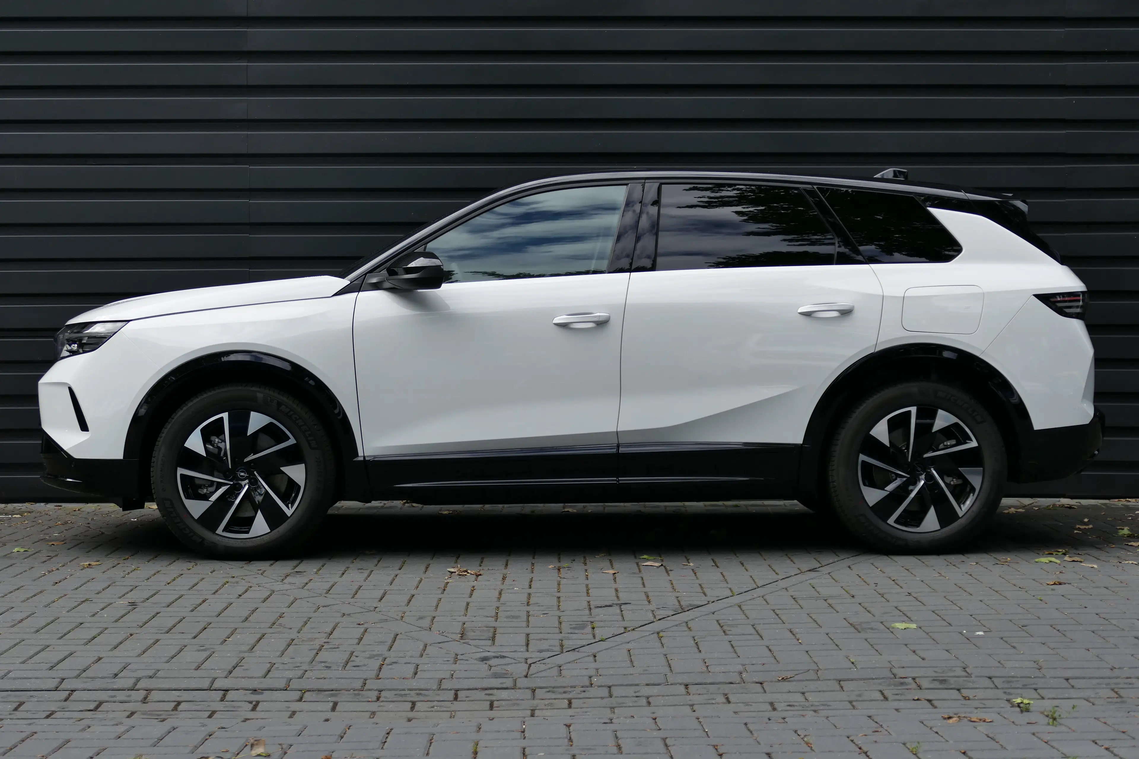 Opel Grandland GS - Electric, (2025A) | Draadloze telefoonlader ( — photo 2
