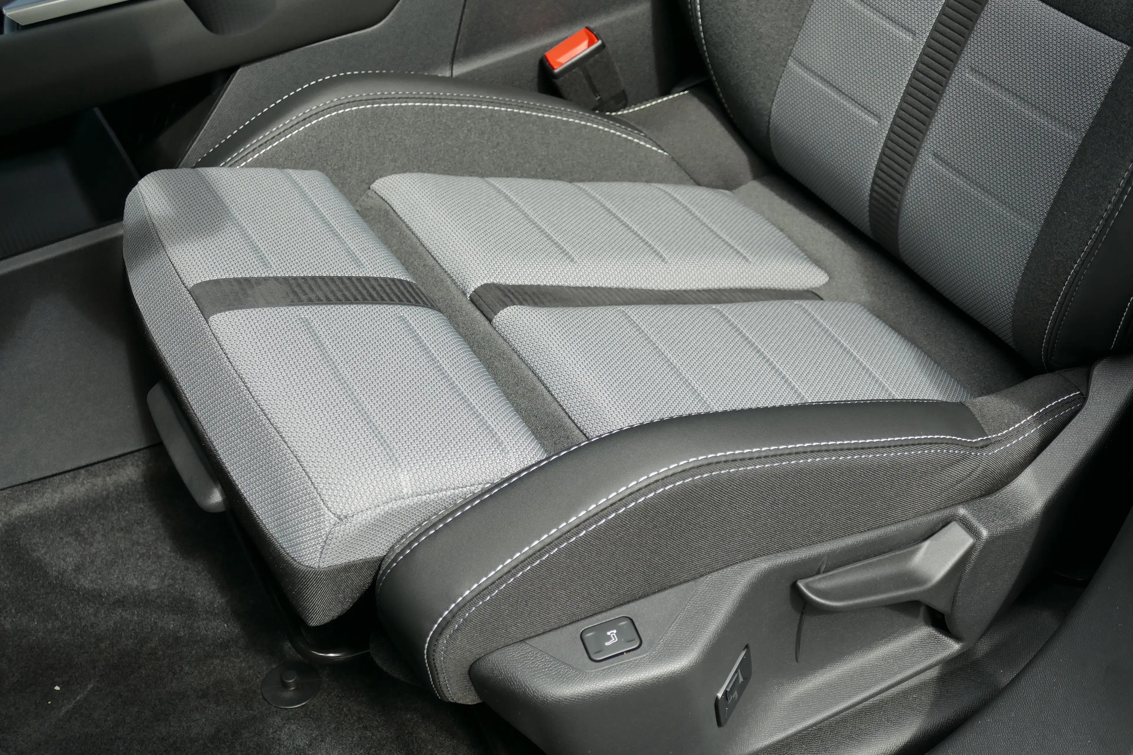 Opel Grandland GS - Electric, (2025A) | Draadloze telefoonlader ( — photo 20