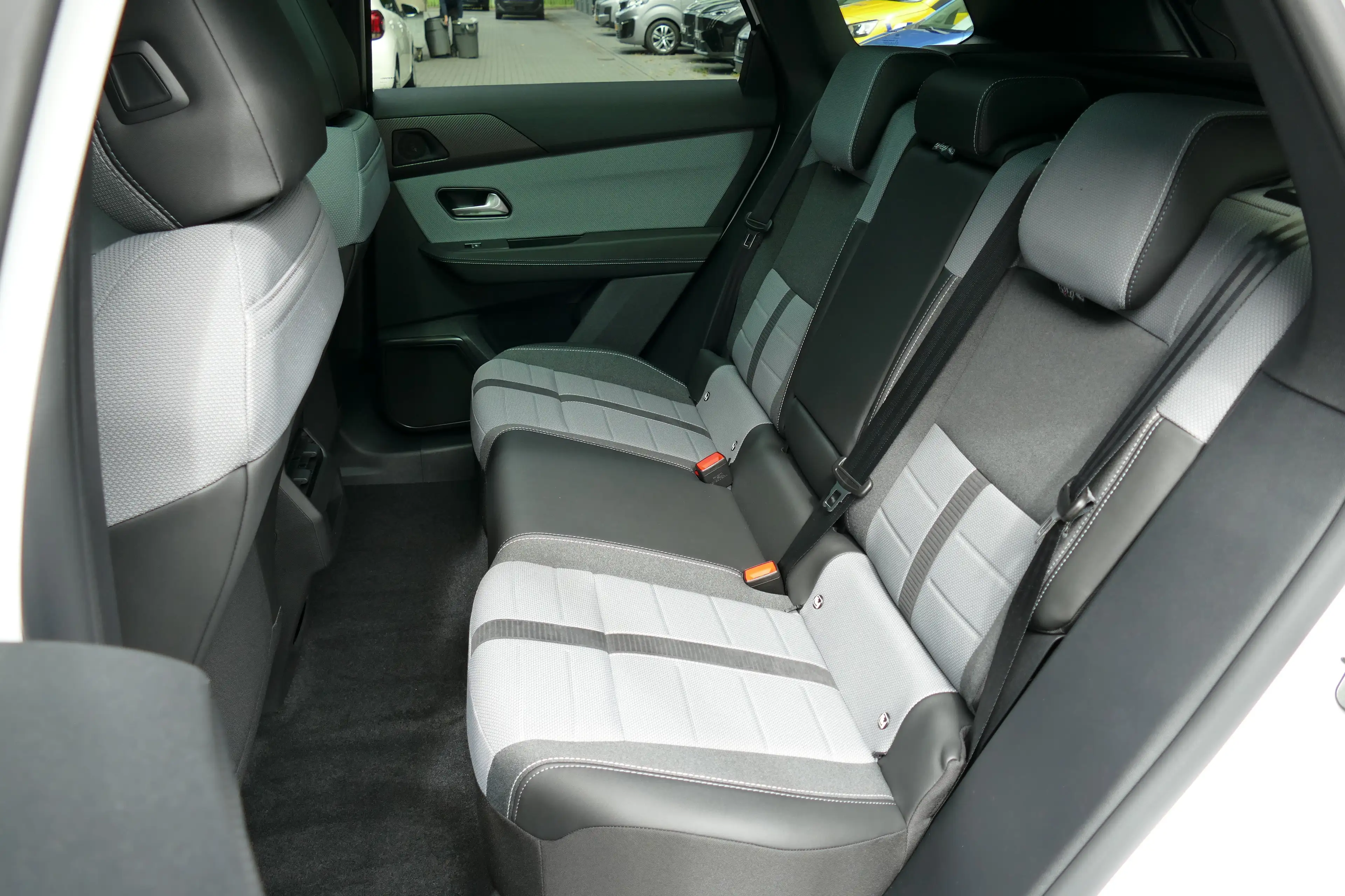 Opel Grandland GS - Electric, (2025A) | Draadloze telefoonlader ( — photo 16