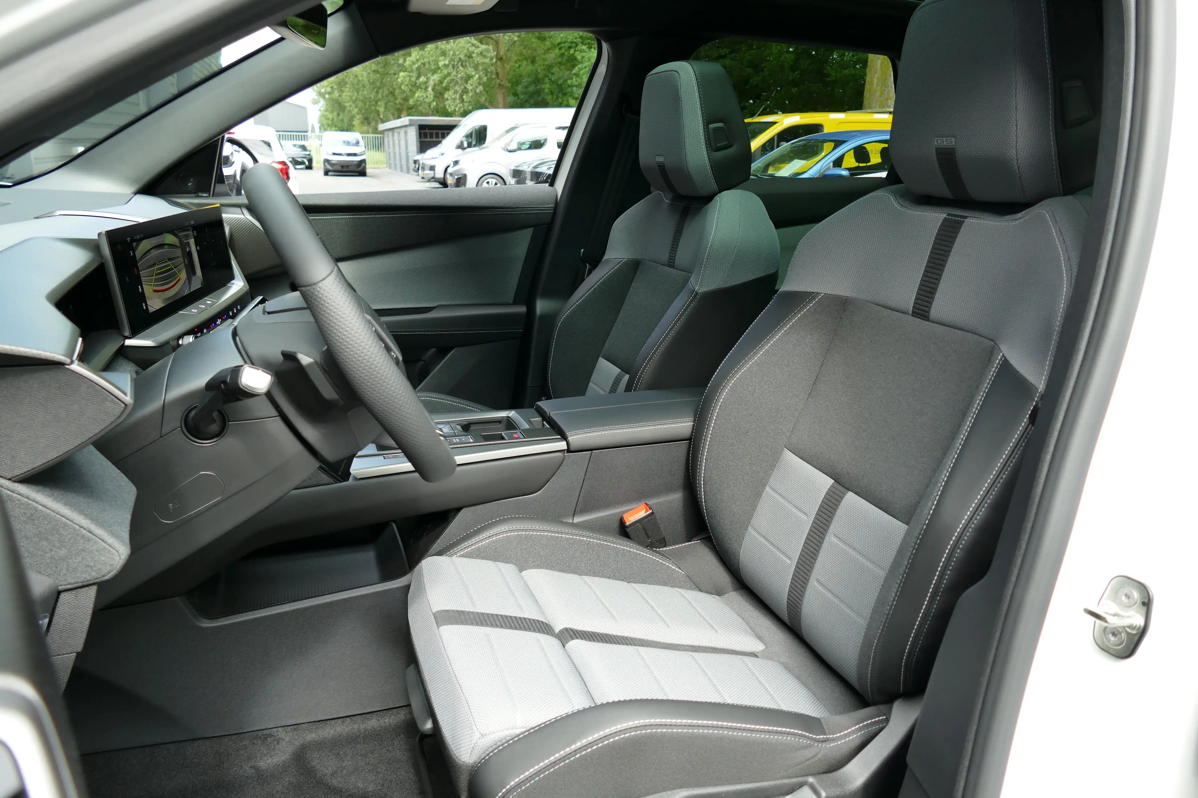 Opel Grandland GS - Electric, (2025A) | Draadloze telefoonlader ( — photo 17