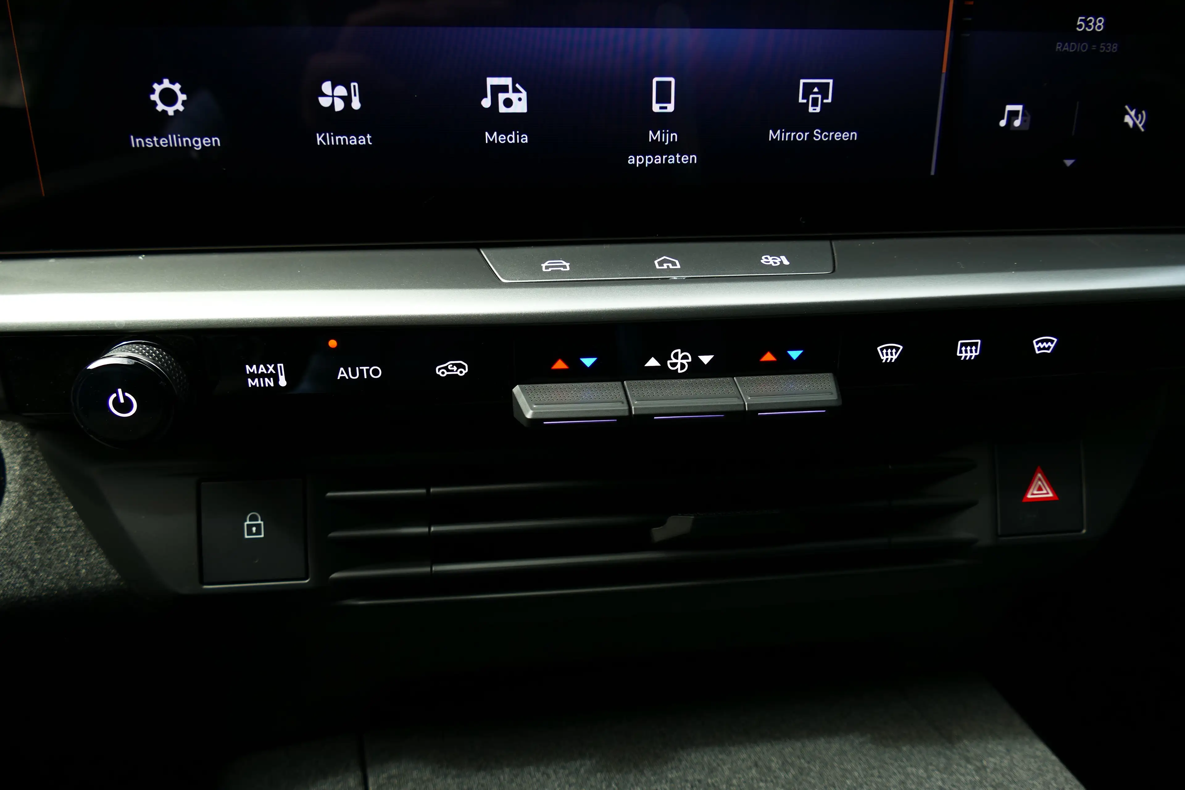 Opel Grandland GS - Electric, (2025A) | Draadloze telefoonlader ( — photo 32