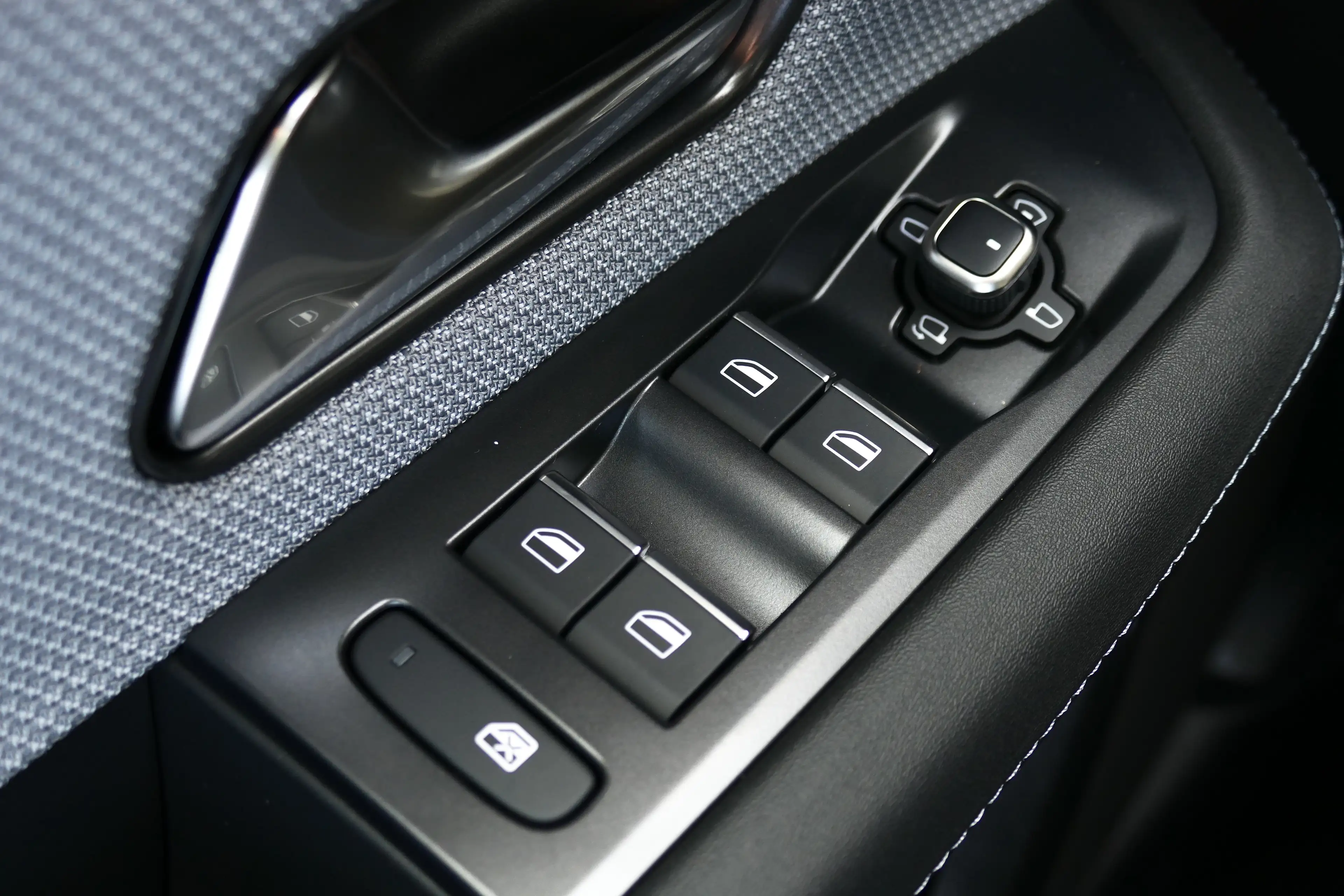 Opel Grandland GS - Electric, (2025A) | Draadloze telefoonlader ( — photo 21