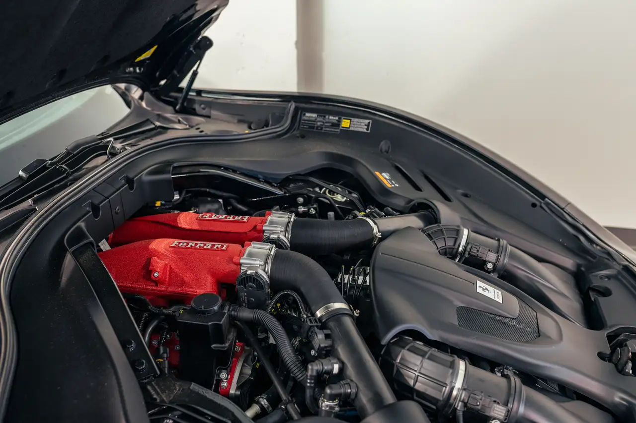 Ferrari Roma снимка Ferrari Roma