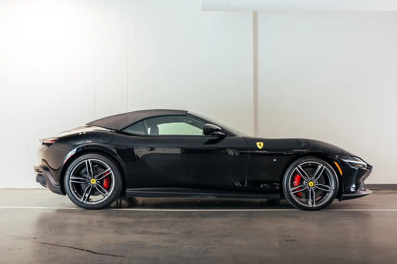 Ferrari Roma снимка Ferrari Roma
