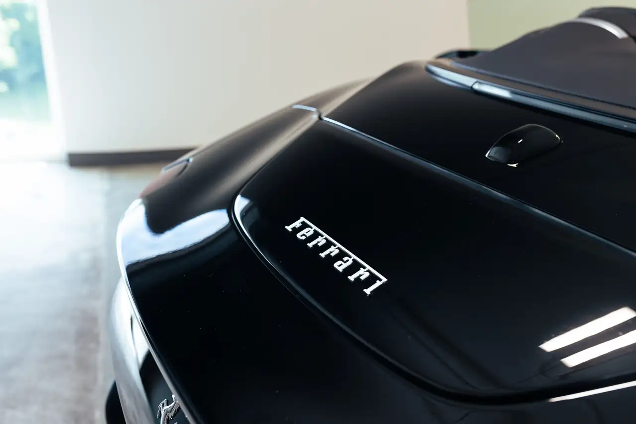 Ferrari Roma снимка Ferrari Roma