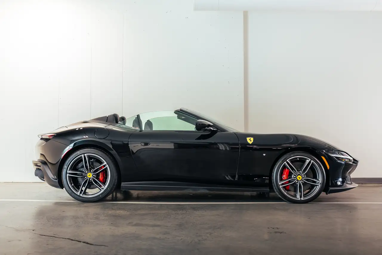 Ferrari Roma снимка Ferrari Roma