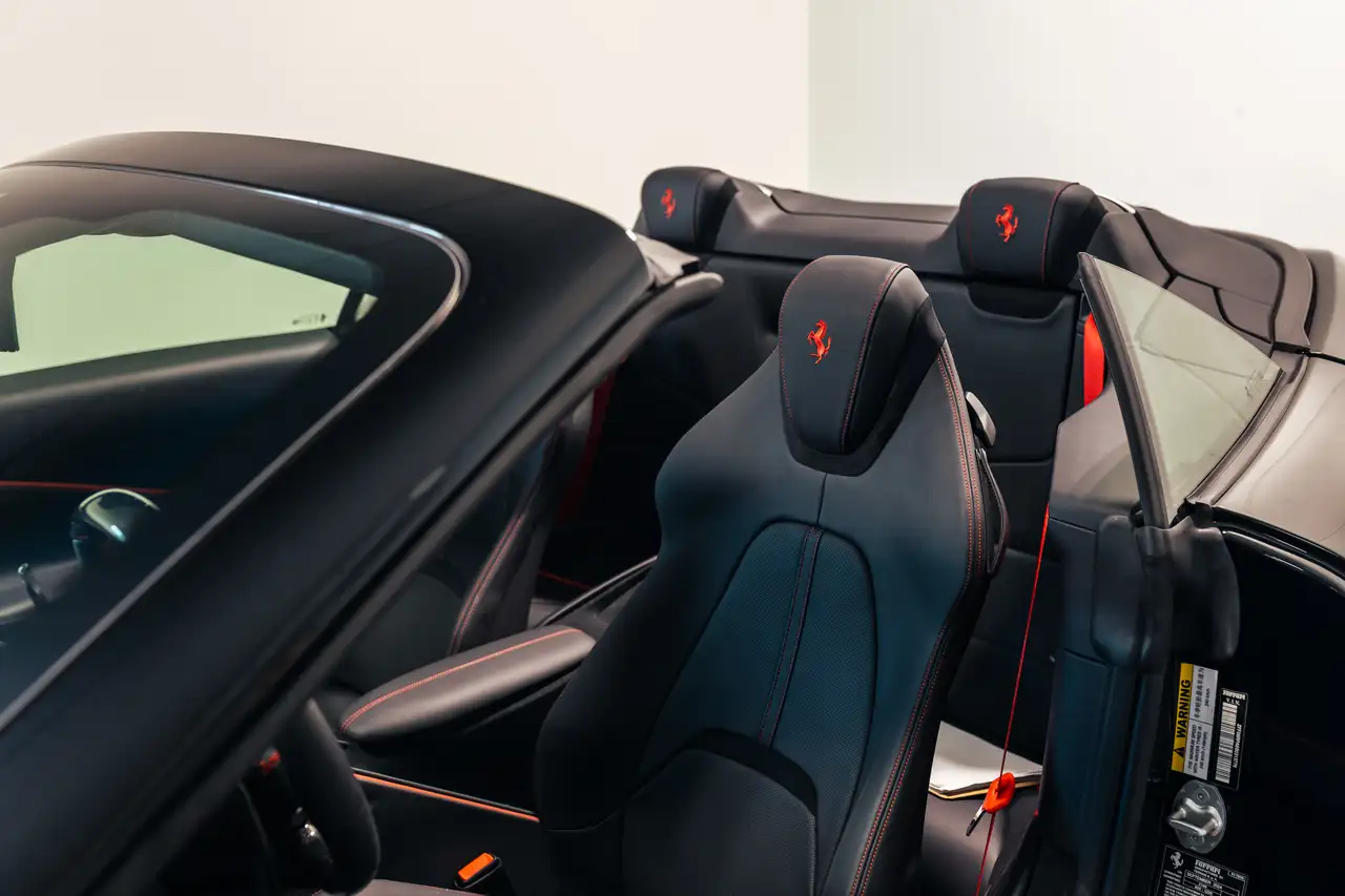 Ferrari Roma снимка Ferrari Roma