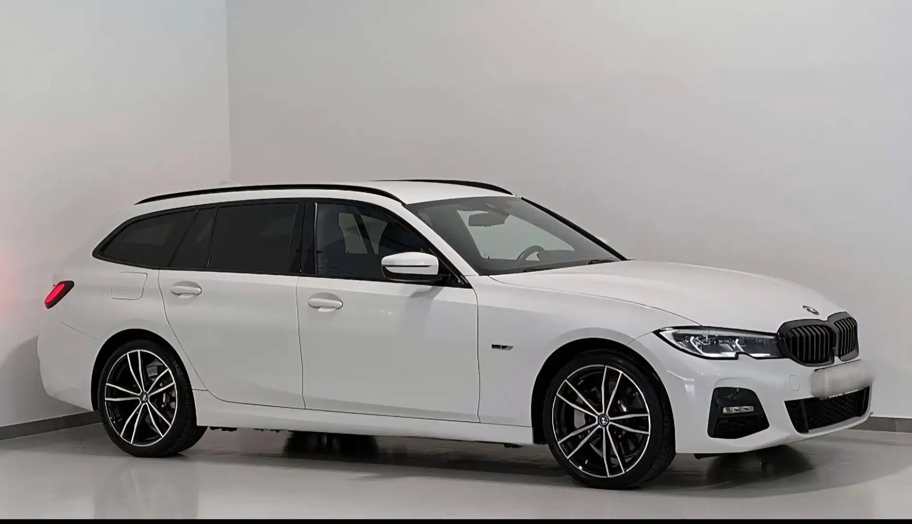 BMW 330 330e PHEV xDrive M-Sport Touring Aut. Weiß - 2