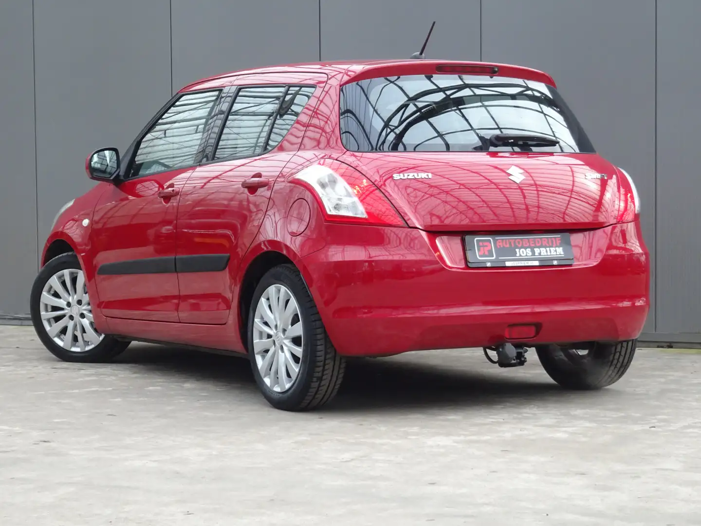 Suzuki Swift 1.2 Comfort EASSS * STOELVERWARMING * TREKHAAK !! Rot - 2