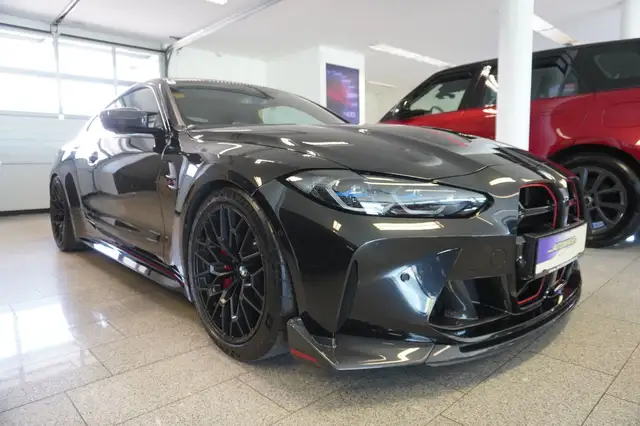 BMW M4 view 3