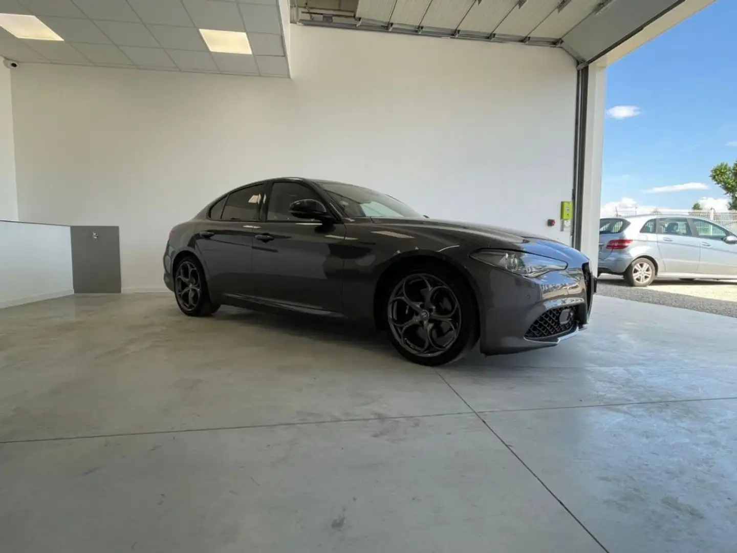 Alfa Romeo Giulia MY21 2.0 TB 280 ch AT8 Veloce Šedá - 2
