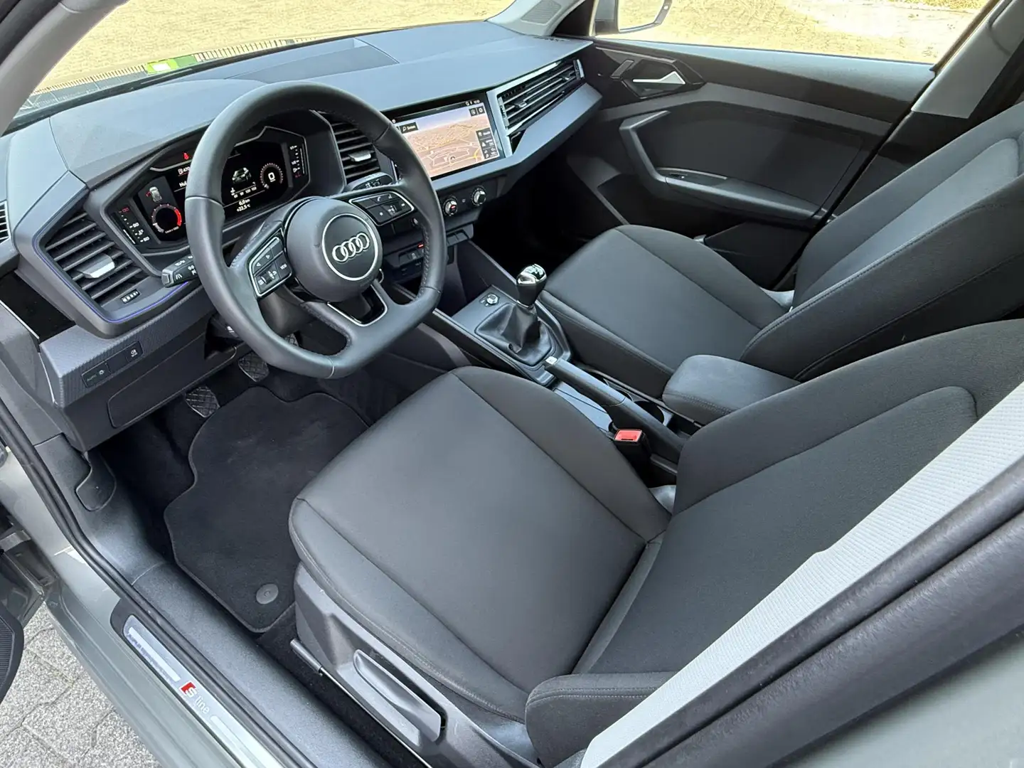 Audi A1 Sportback 35 TFSI S Line 1e Eigenaar | Zwart Optie Gris - 2
