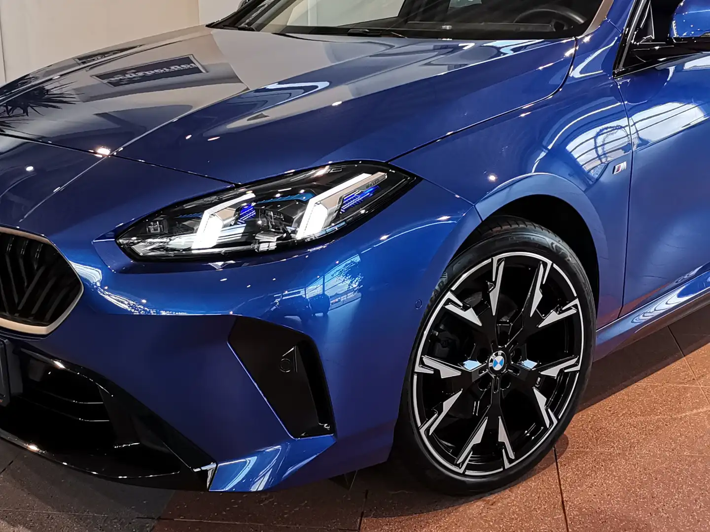 BMW 118 118d M-Sport Aut. 19Zoll*Portimao-Blau*LED*Kessy* Blau - 2