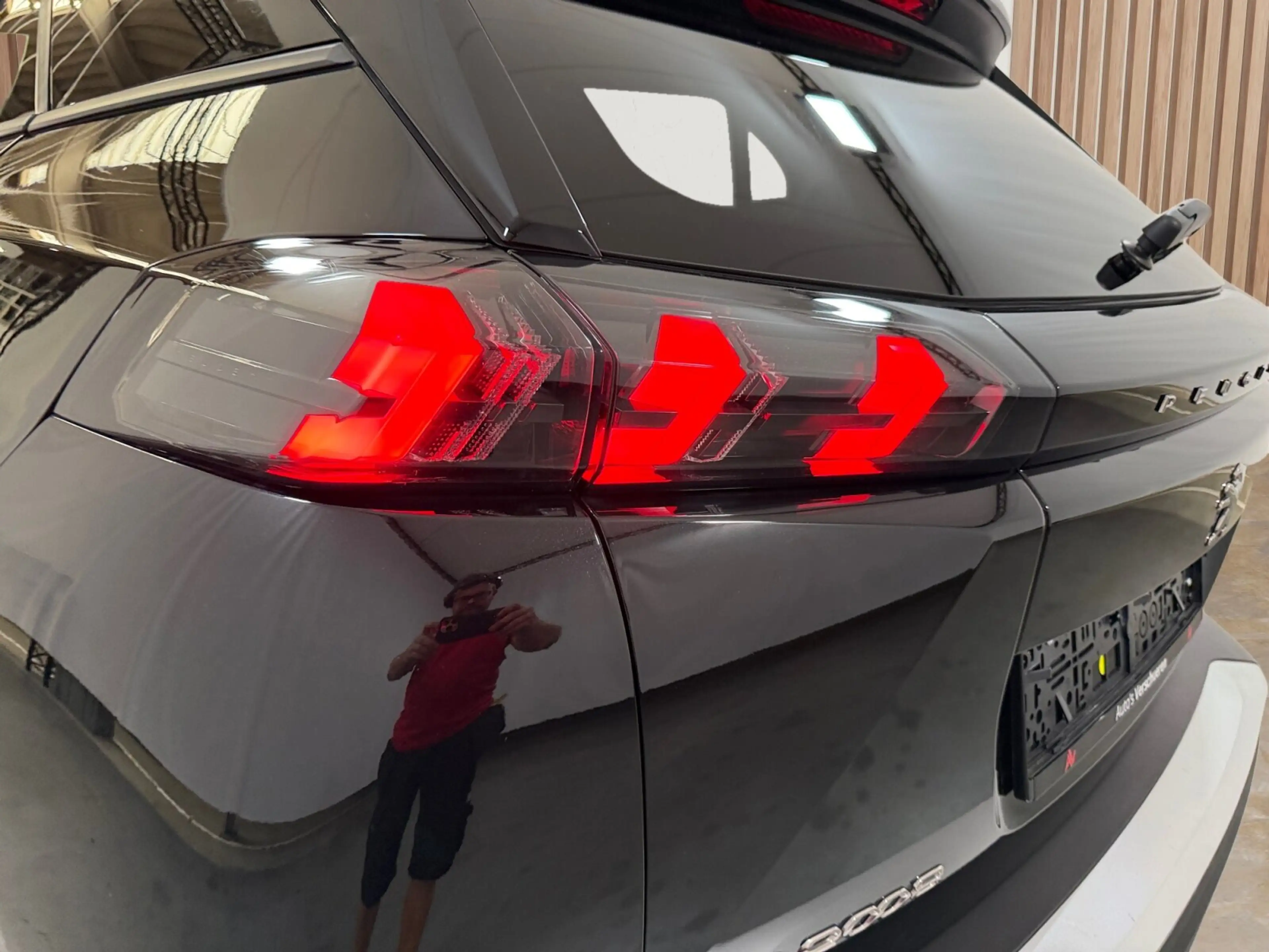 Peugeot e-2008 Allure 50 kWh ** Camera | Navi/Carplay | Cruise — photo 9
