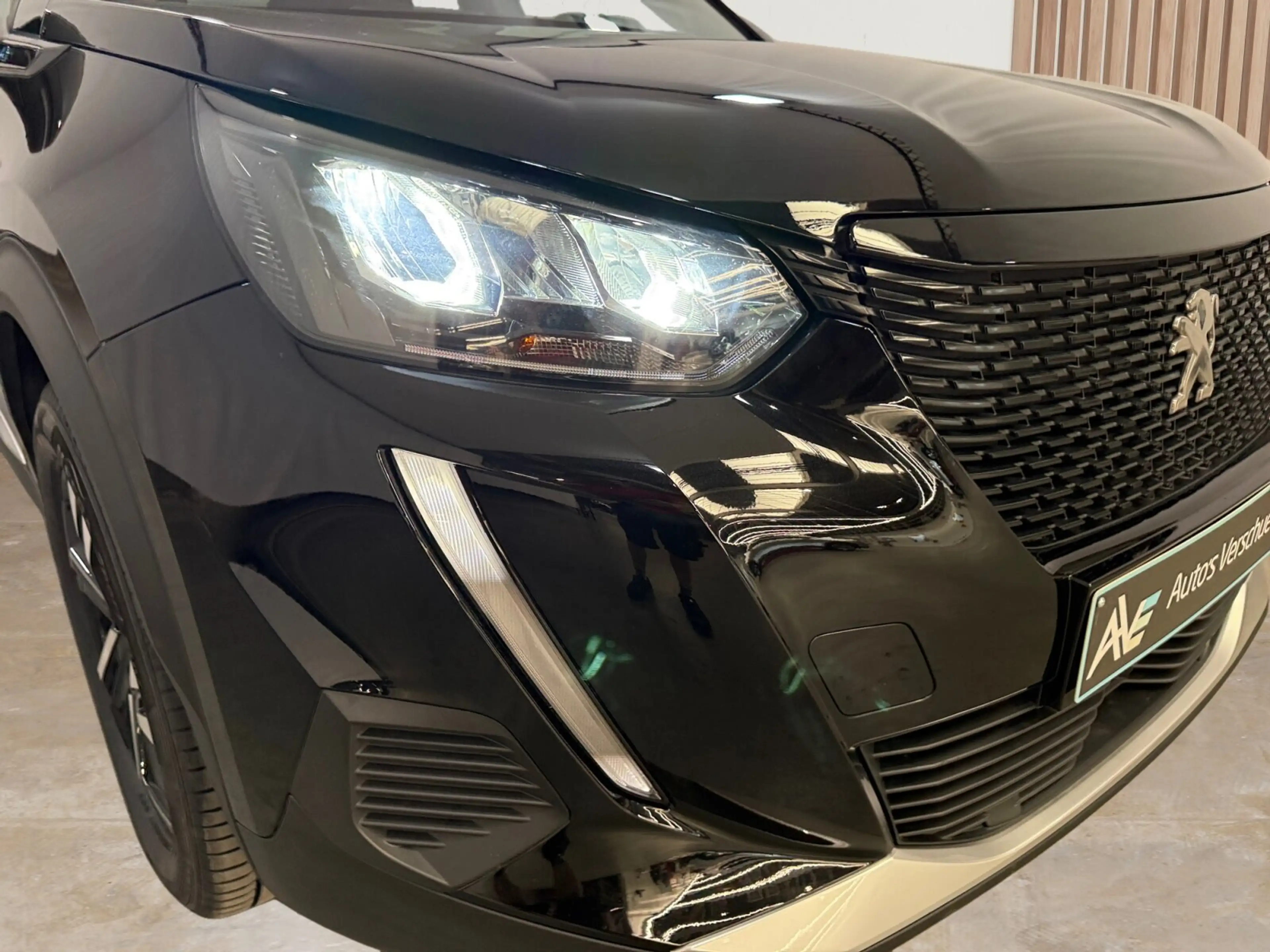 Peugeot e-2008 Allure 50 kWh ** Camera | Navi/Carplay | Cruise — photo 4