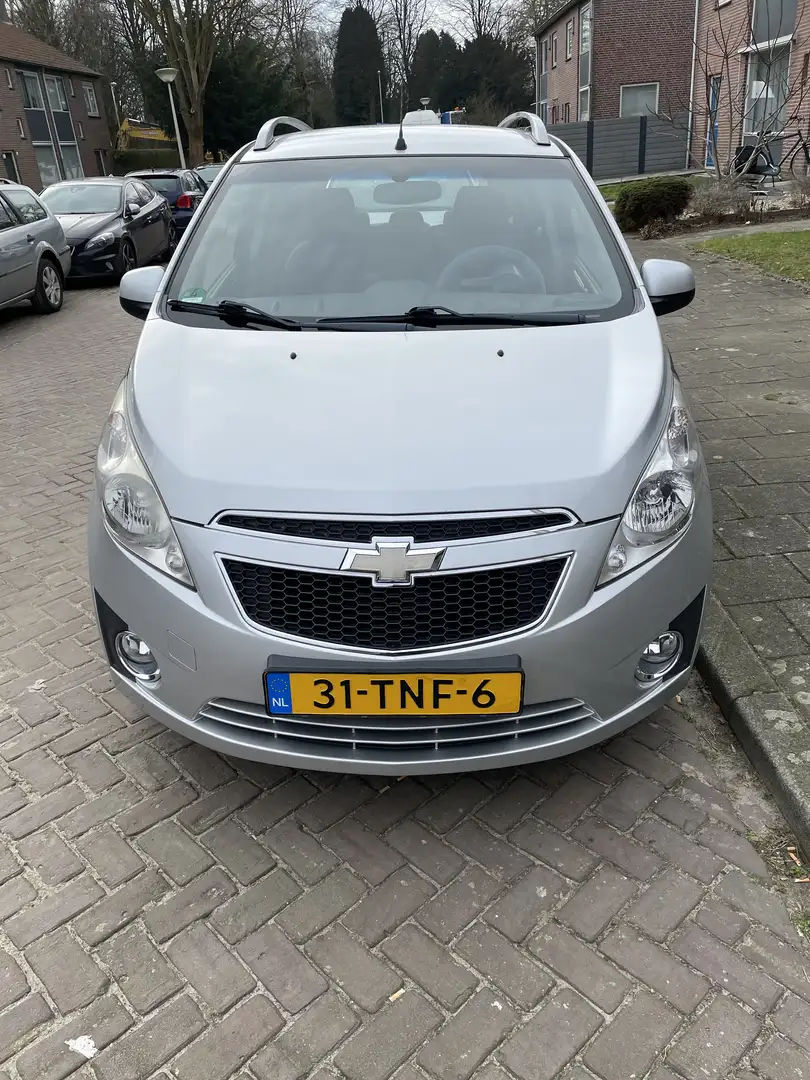Chevrolet Spark 1.0 16V LS Bi-Fuel Grijs - 2