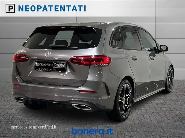 Mercedes-Benz B-Class view 3