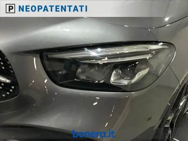 Mercedes-Benz B-Class view 8