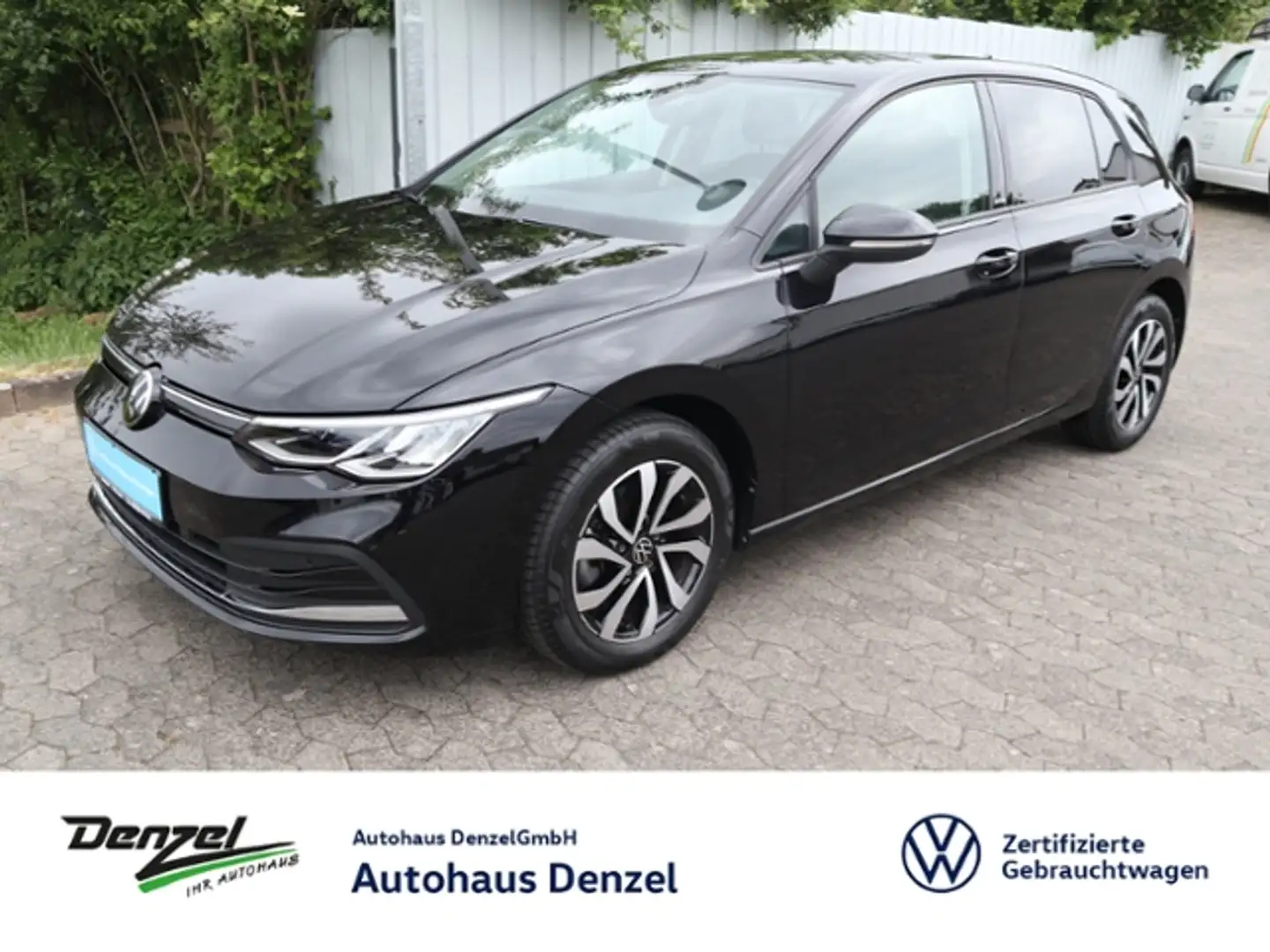 Volkswagen Golf VIII "ACTIVE" 1.5 TSI ACC/NAV/KAMERA Negro - 1