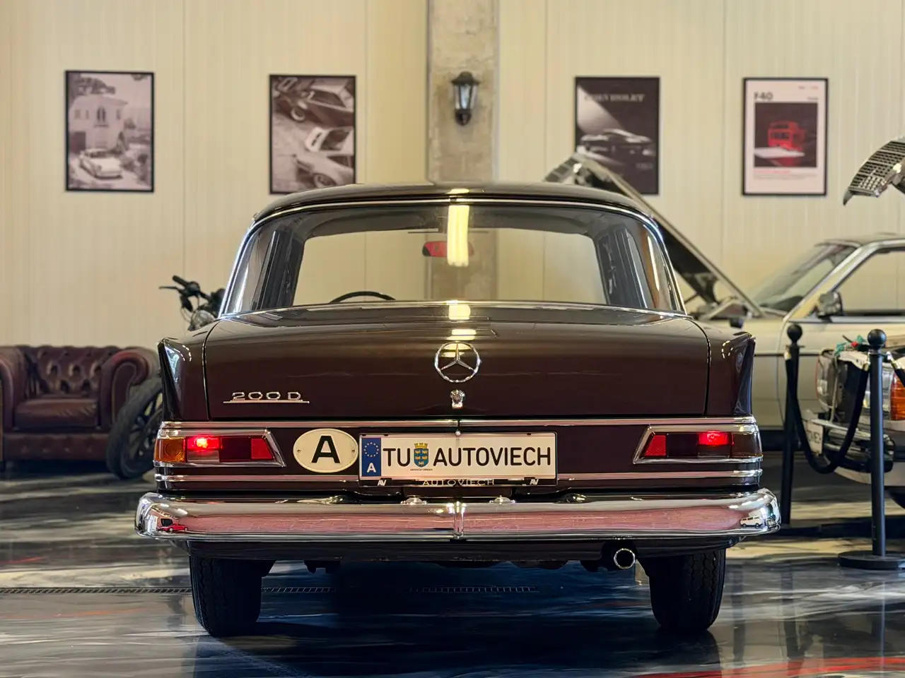 Mercedes-Benz 200D W110 Heckflosse, foto 12