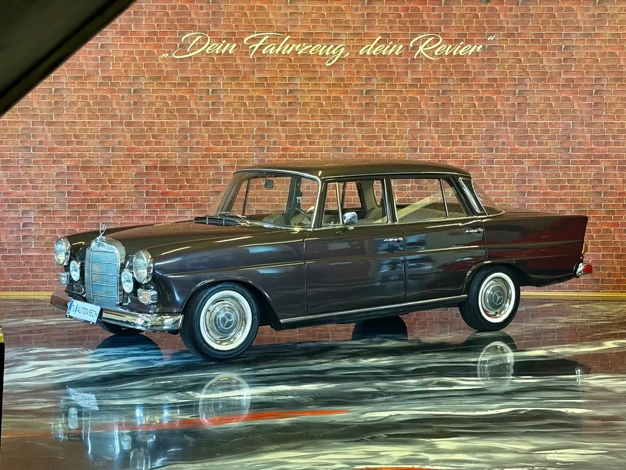 Mercedes-Benz 200D W110 Heckflosse, foto 5