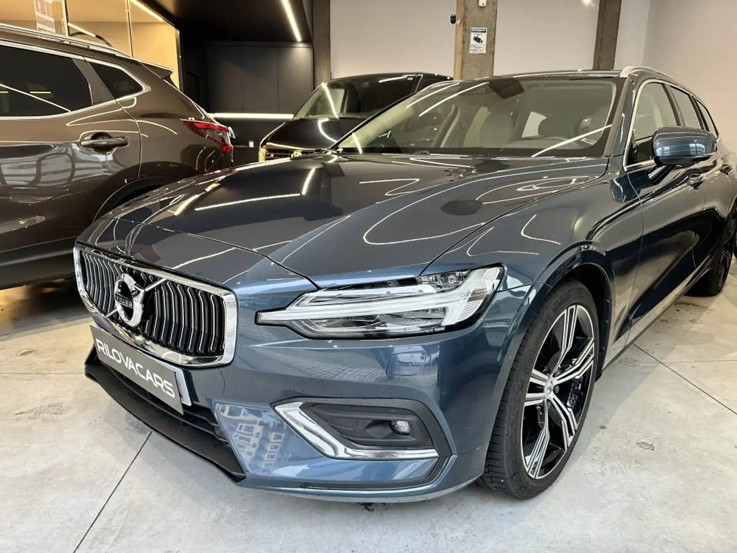 Volvo V60 D4 Inscription Aut. Azul - 1