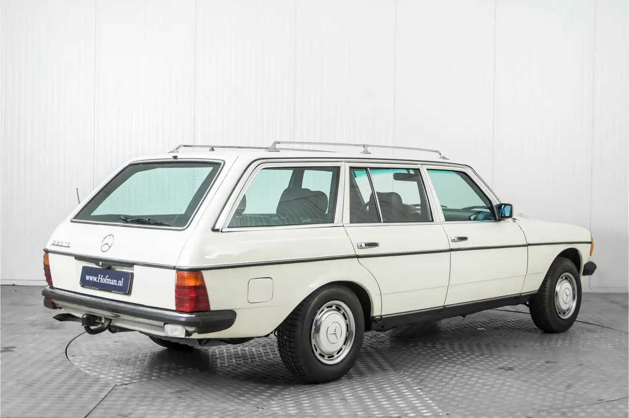 Mercedes-Benz 230TE W123 5 bak, foto 2
