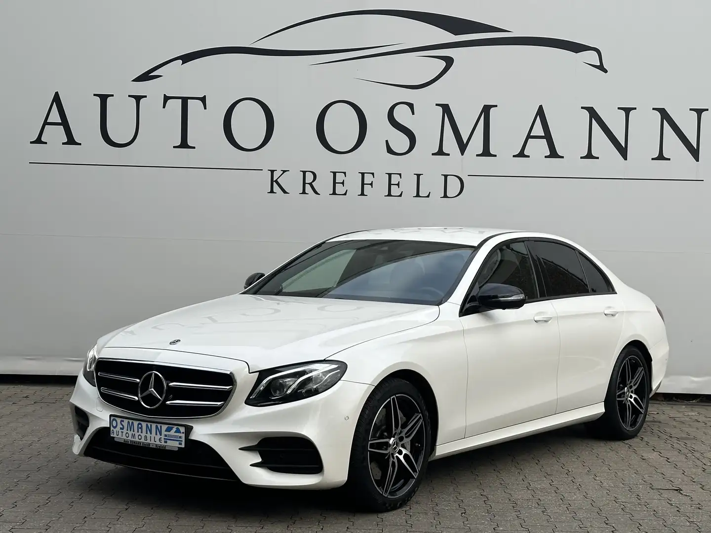 Mercedes-Benz E 350 9G-TRONIC AMG-Line360° Kamera BURMESTER Weiß - 1