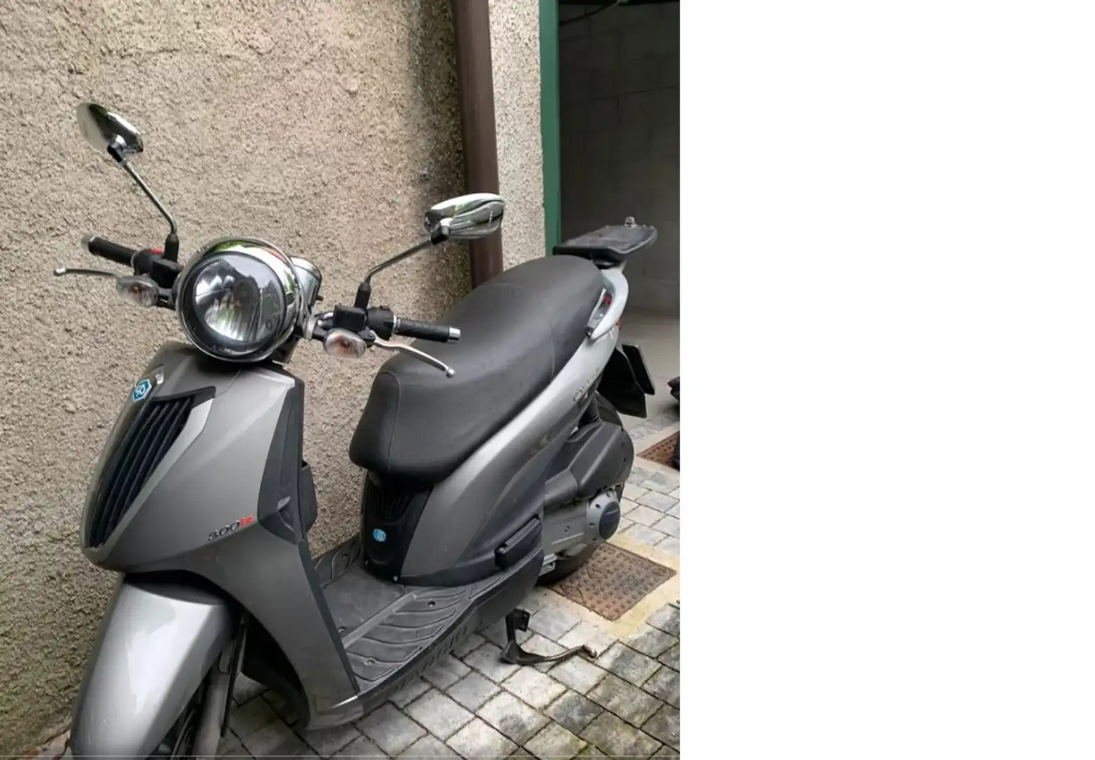 Piaggio Carnaby 300 CRUISER Grigio - 1