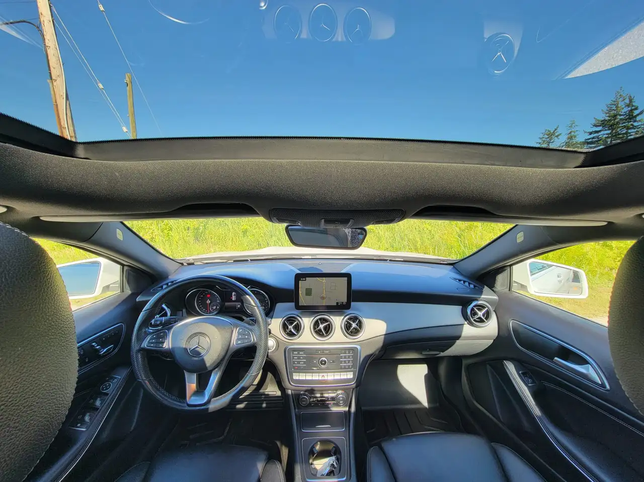 Mercedes-Benz GLA снимка Mercedes-Benz GLA
