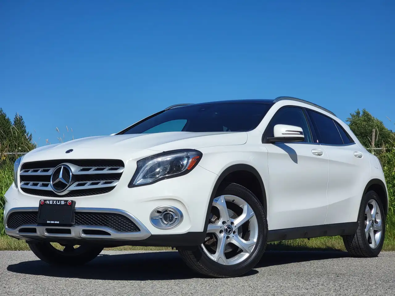 Mercedes-Benz GLA снимка Mercedes-Benz GLA