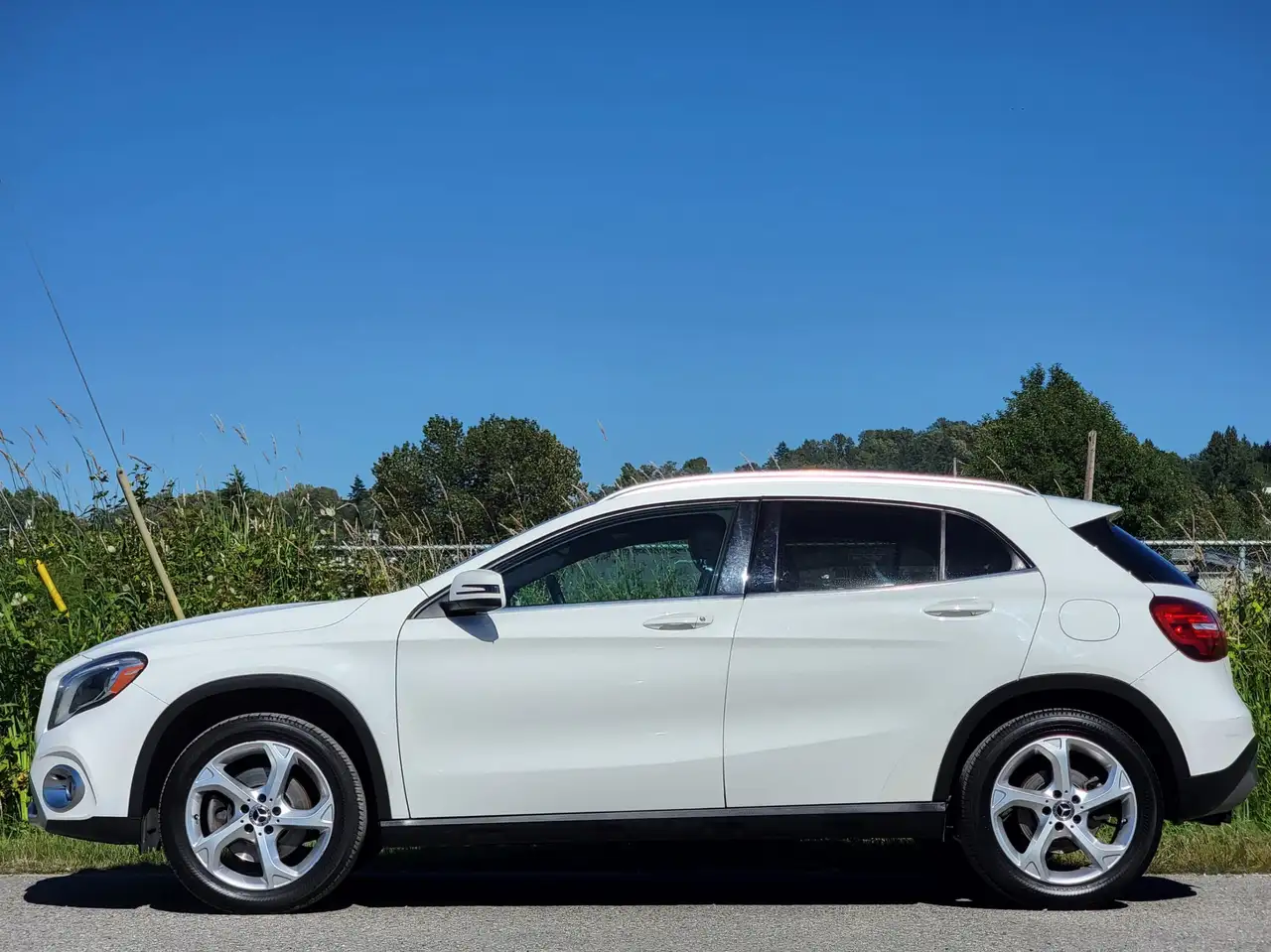 Mercedes-Benz GLA снимка Mercedes-Benz GLA