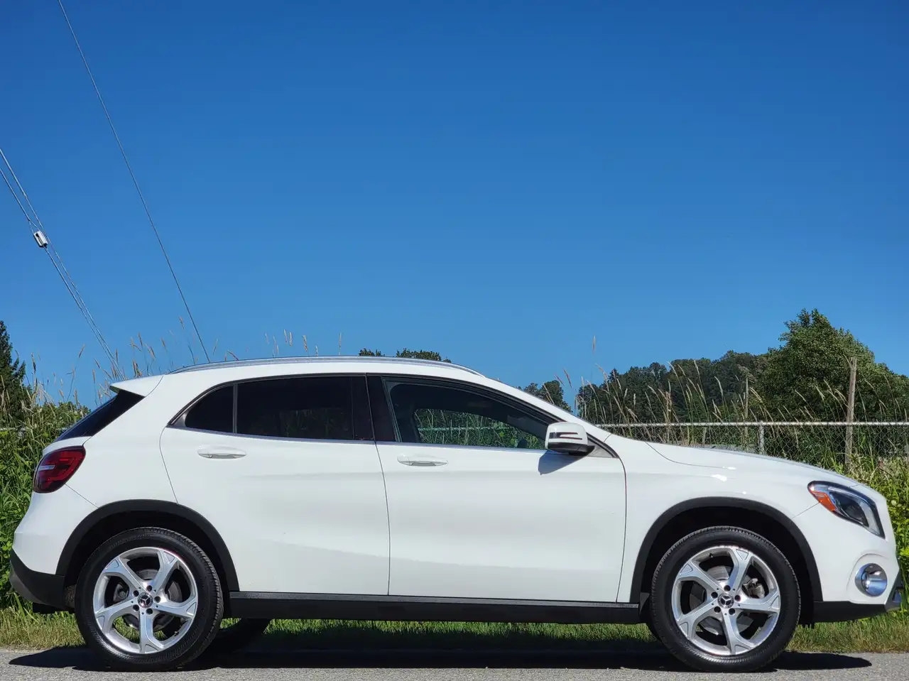 Mercedes-Benz GLA снимка Mercedes-Benz GLA