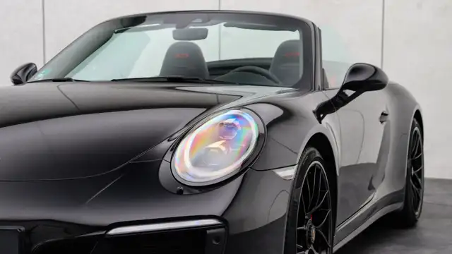 Porsche 911 view 15