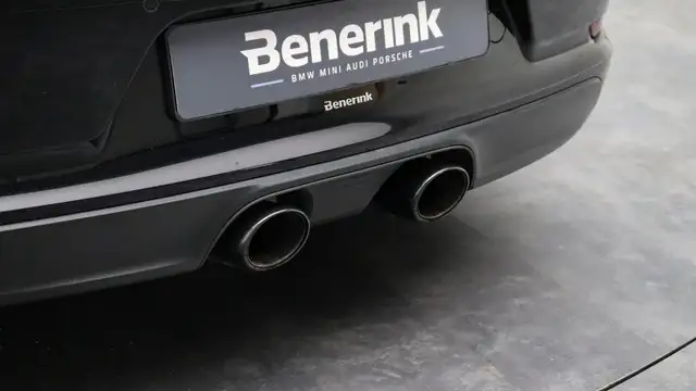 Porsche 911 view 19