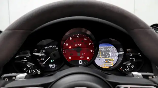 Porsche 911 view 25