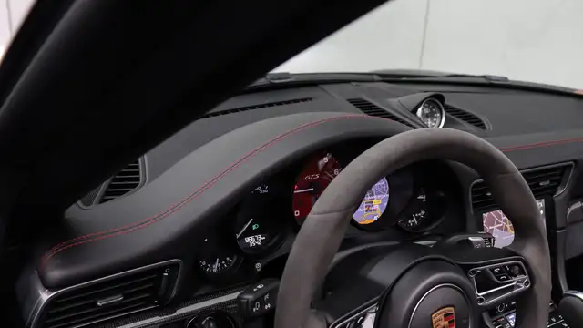 Porsche 911 view 24