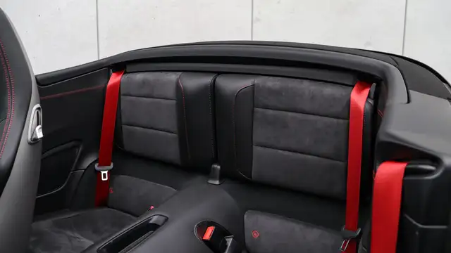 Porsche 911 view 22