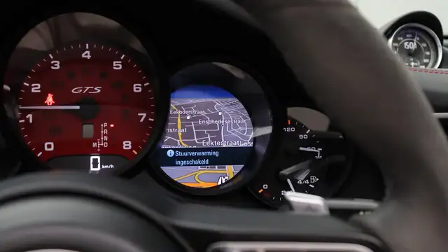 Porsche 911 view 26