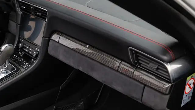 Porsche 911 view 23