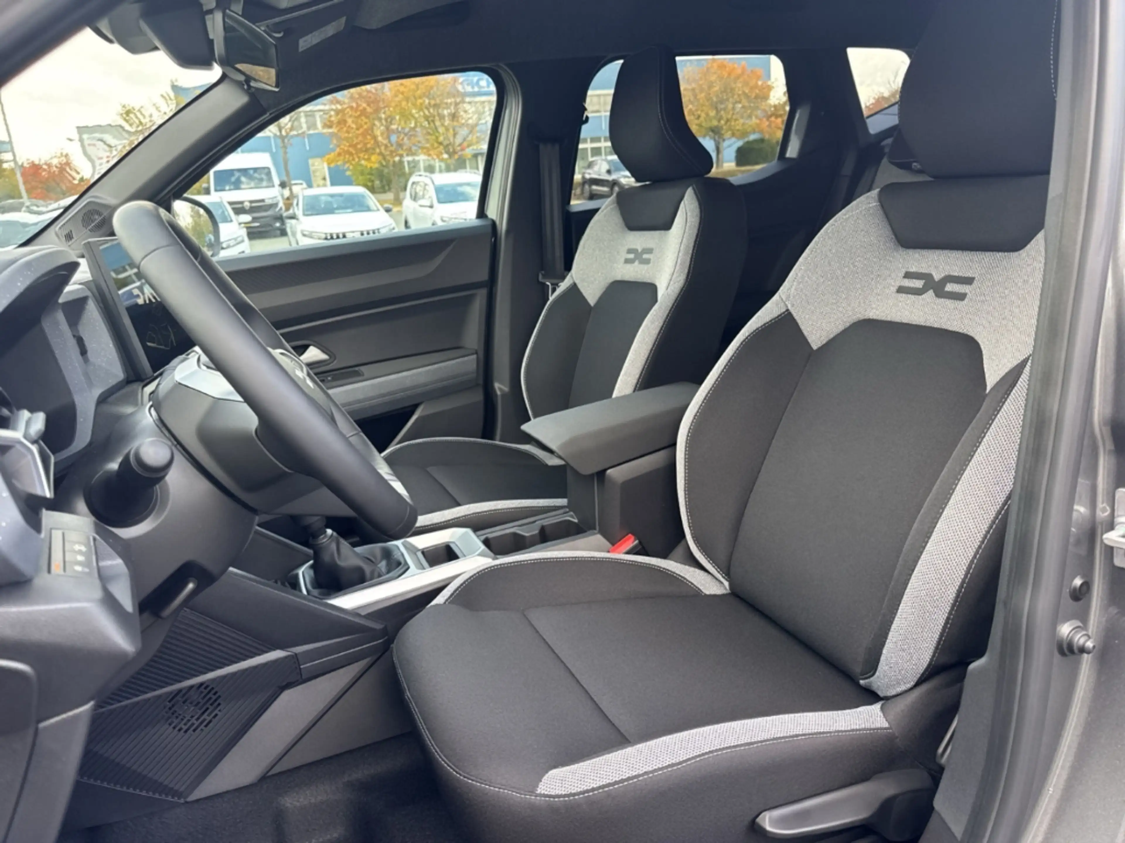 Dacia Duster JOURNEY MILD HYBRID 140 Journey SHZ+NAV+PDC+KLIMA — photo 9