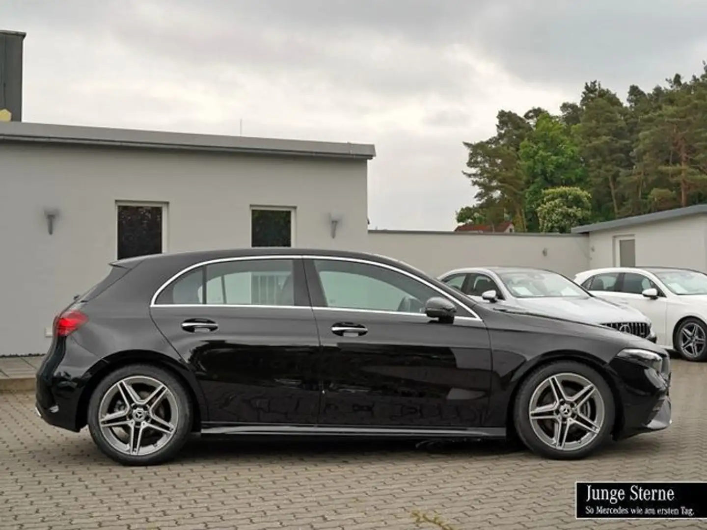 Mercedes-Benz A 200 A AMG ADVP PANO+AMB+KAM+18+WINTERP+KE Schwarz - 2