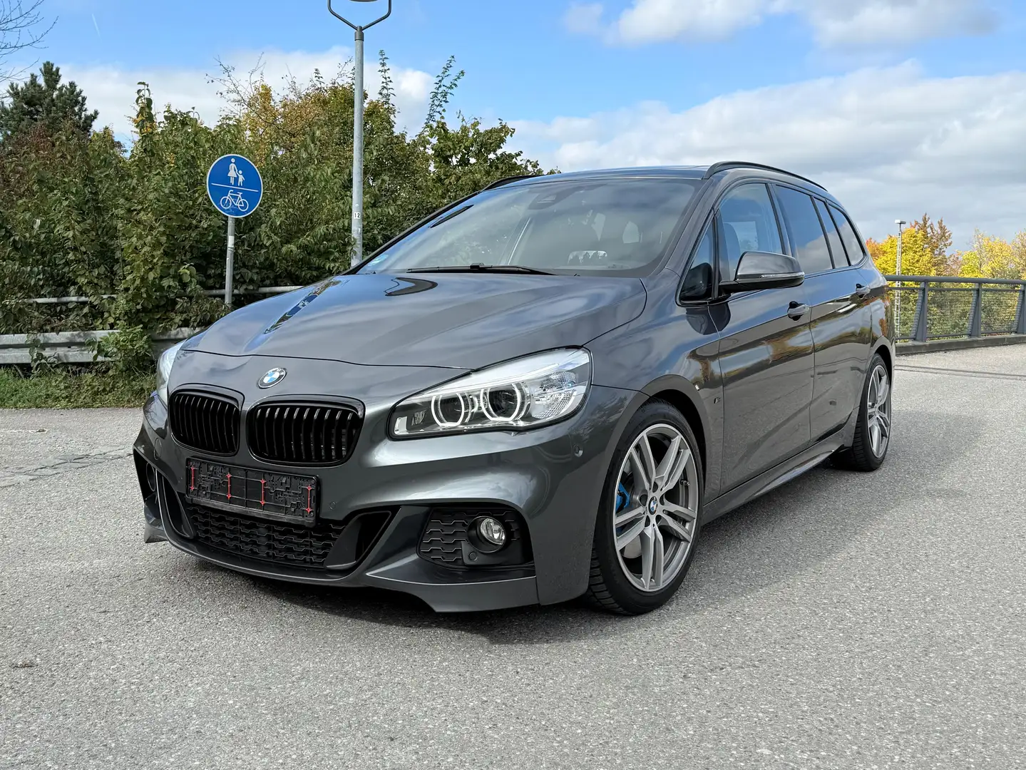 BMW 220 220d Gran Tourer Aut.M Sport Grau - 1
