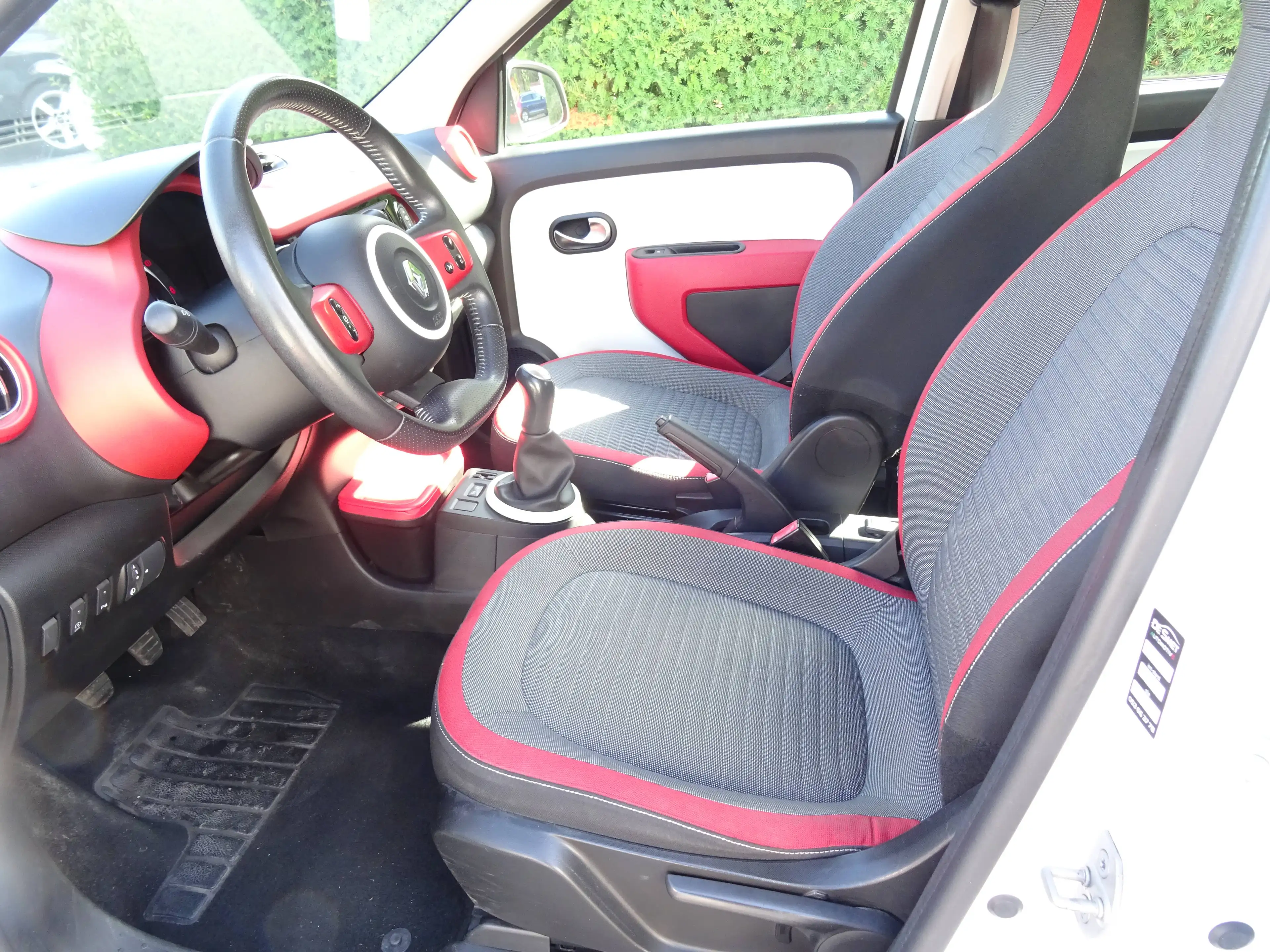 Renault Twingo Twingo 1.0i SCe Intens S — photo 6