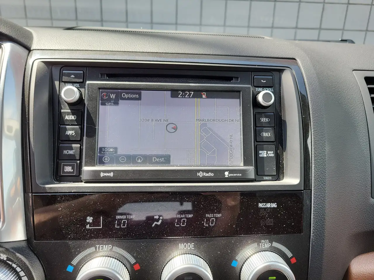 Toyota Sequoia снимка Toyota Sequoia