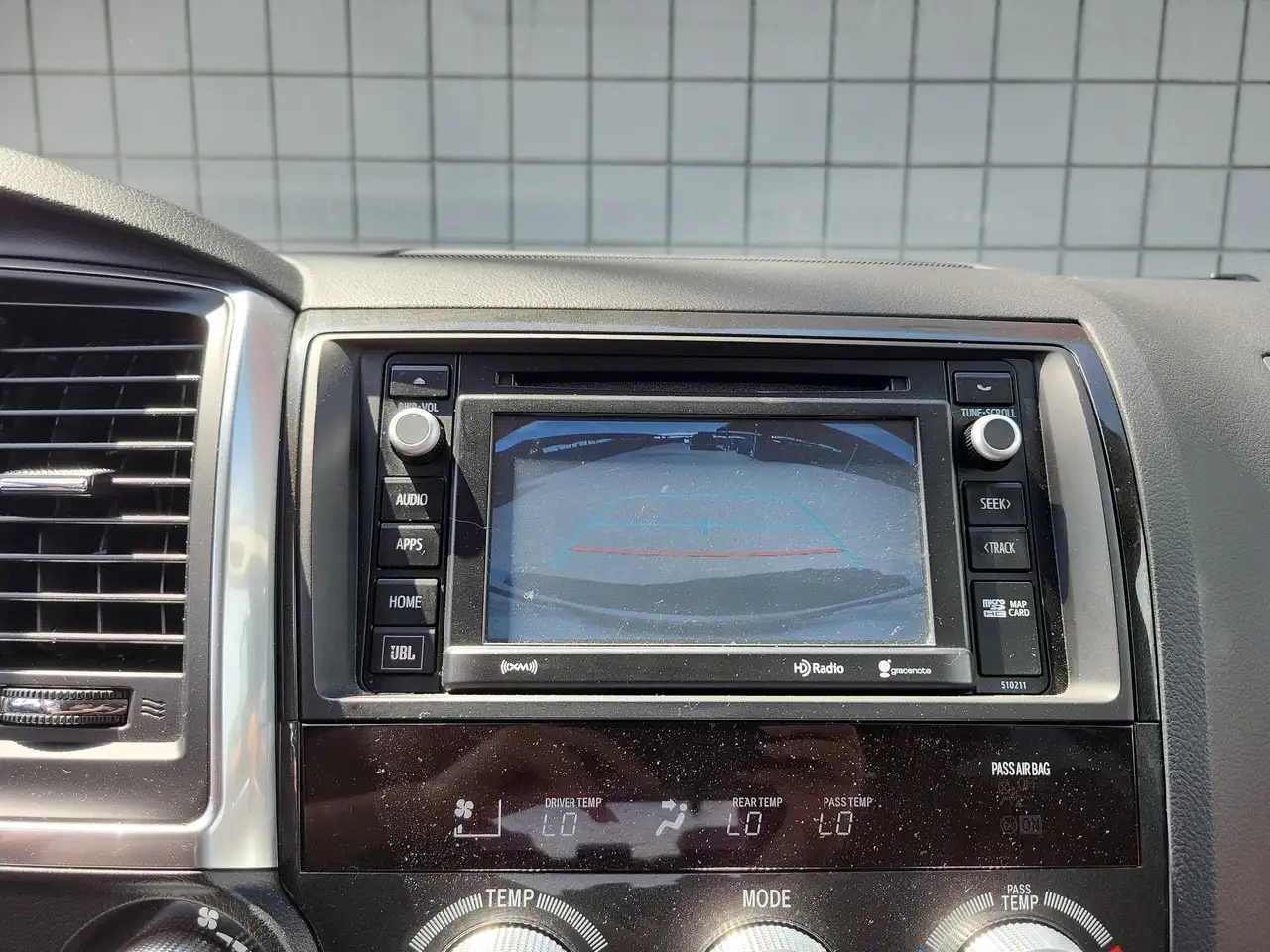 Toyota Sequoia снимка Toyota Sequoia