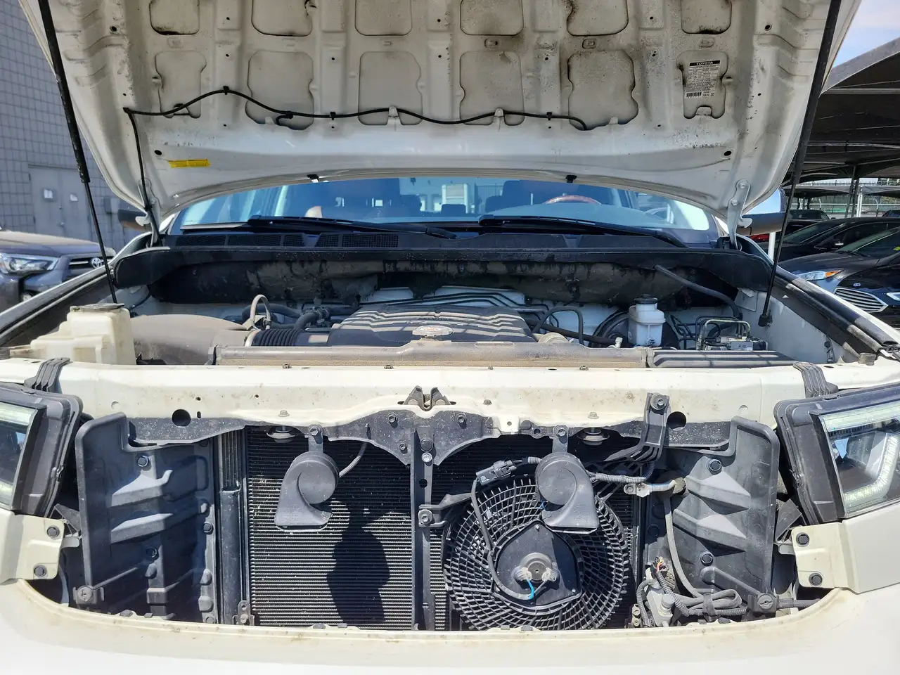 Toyota Sequoia снимка Toyota Sequoia